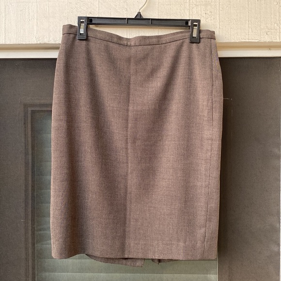 Comfortable Suit skirt - Picture 5 of 6